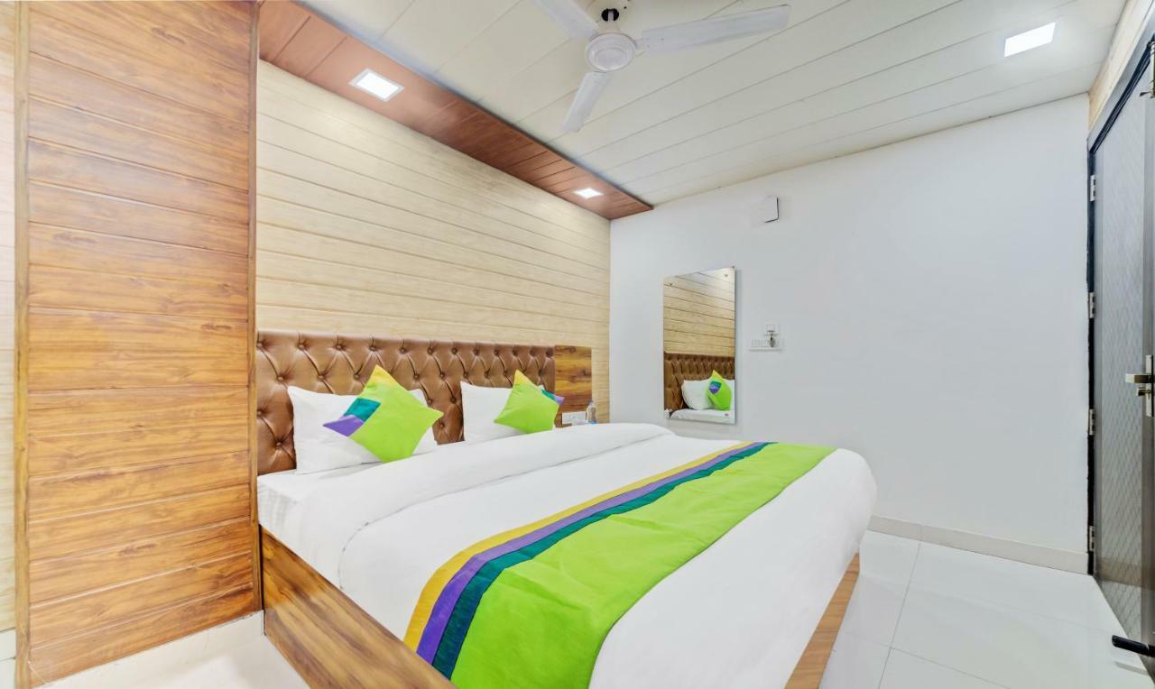 Hotel Nysha Palace Near Igi Airport Нью-Дели Экстерьер фото