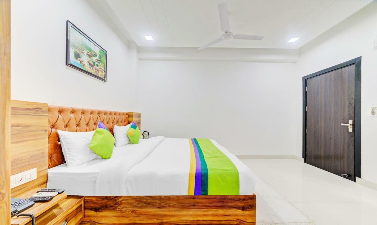 Hotel Nysha Palace Near Igi Airport Нью-Дели Экстерьер фото